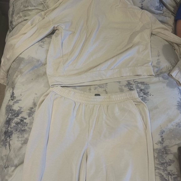 GAP Tops - GAP Cream Matching Set. Large Tall